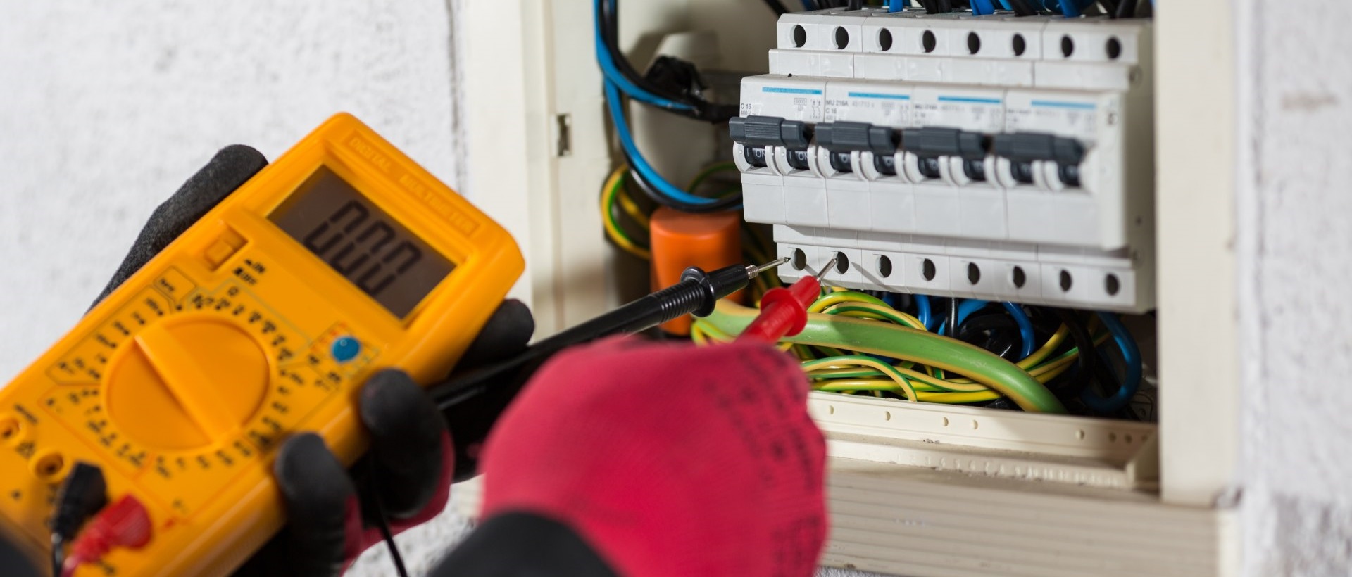 Electricians EN9